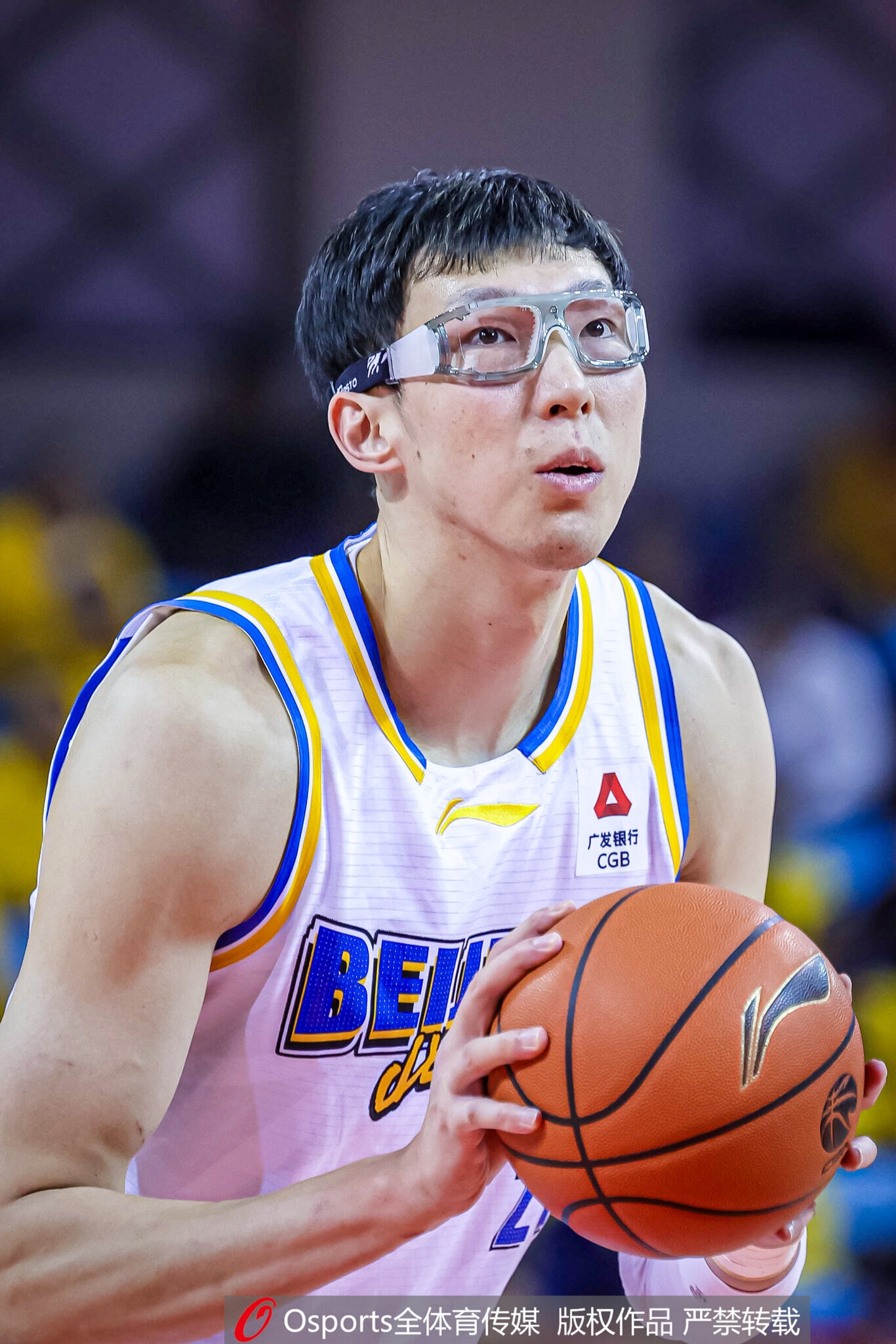 开云体育官网-周琦出战26分钟 3中1&amp;罚球10中6拿到8分7板4助1断2帽 正负值+23